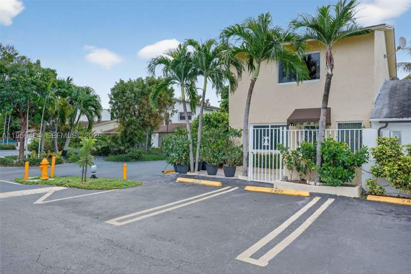 3 bedroom Townhouse at 2455 SW 11th St 7-A, Twin Homes Village II Con, Miami — photo 2