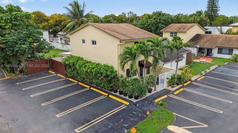 3 bedroom Townhouse at 2455 SW 11th St 7-A, Twin Homes Village II Con, Miami — photo 4