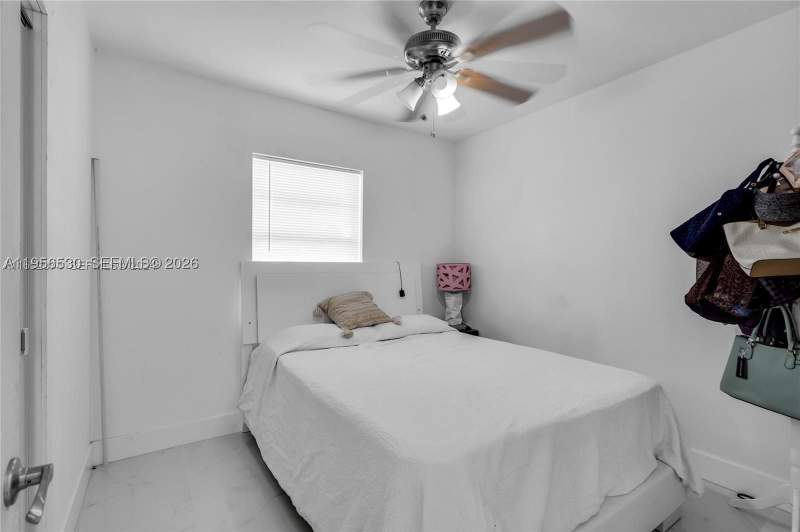 3 bedroom SingleFamilyResidence at 174 E 40th St, Elm Park, Hialeah — photo 2