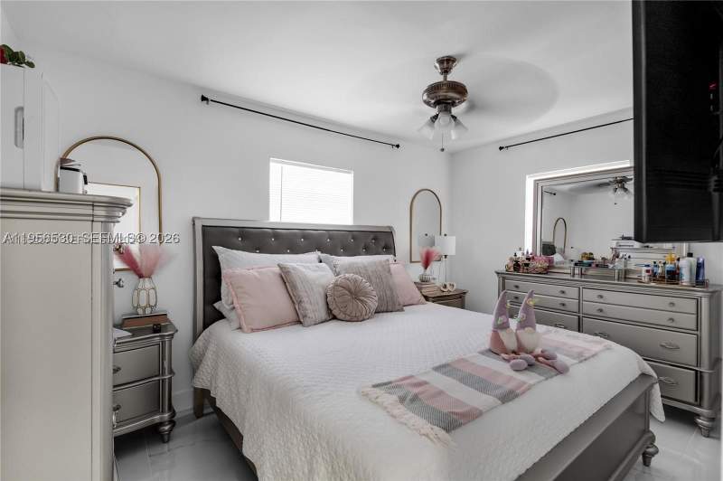 3 bedroom SingleFamilyResidence at 174 E 40th St, Elm Park, Hialeah — photo 5