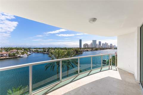 20201 E Country Club Dr 608, Aventura FL - photo 6 of 23