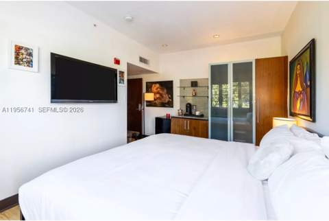 1036 Ocean Dr B201, Miami Beach FL - photo 10 of 32