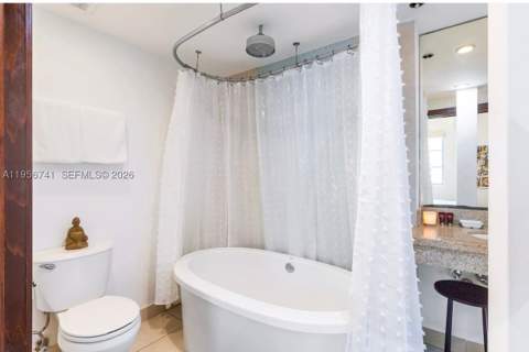 1036 Ocean Dr B201, Miami Beach FL - photo 20 of 32