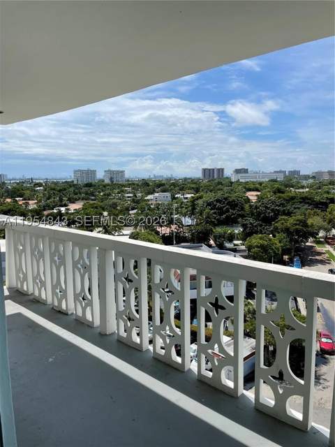 13155 Ixora Ct 901, North Miami FL - photo 17 of 20