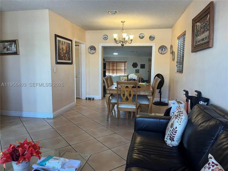 4 bedroom SingleFamilyResidence at 9026 SW 34 St, Olympic Heights, Miami — photo 3