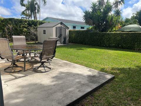 9026 SW 34 St, Miami FL - photo 7 of 9