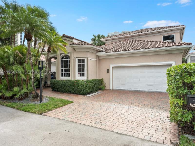 5 bedroom SingleFamilyResidence at 3960 194th Trl, Golden Gate Estates & Mar, Sunny Isles Beach — photo 2