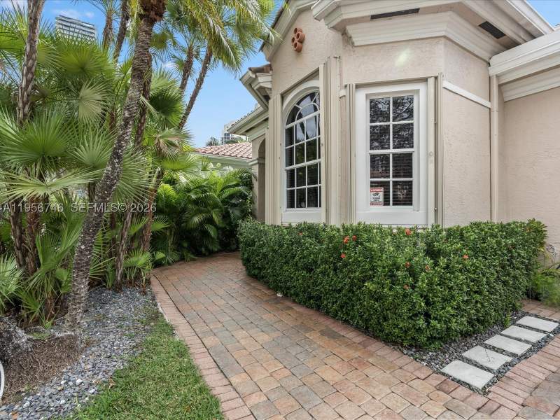 5 bedroom SingleFamilyResidence at 3960 194th Trl, Golden Gate Estates & Mar, Sunny Isles Beach — photo 3