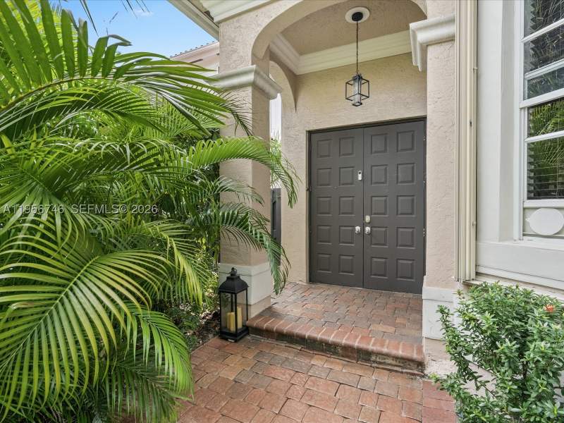 5 bedroom SingleFamilyResidence at 3960 194th Trl, Golden Gate Estates & Mar, Sunny Isles Beach — photo 4