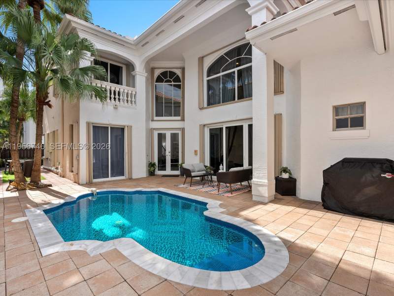 5 bedroom SingleFamilyResidence at 3960 194th Trl, Golden Gate Estates & Mar, Sunny Isles Beach — photo 5