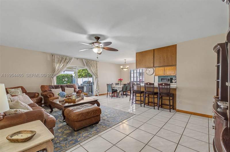 4 bedroom SingleFamilyResidence at 9412 SW 184th Ter, Bel Aire Sec 14, Cutler Bay — photo 2