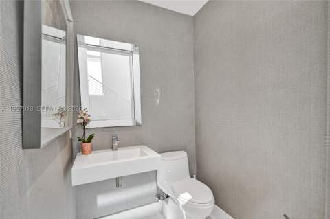 3750 Yacht Club Dr Th1, Aventura FL - photo 15 of 85