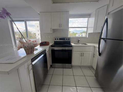 3052 SW 27th Ave 301, Miami FL - photo 7 of 16