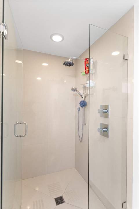 600 NE 27th Street 2301, Miami FL - photo 18 of 77