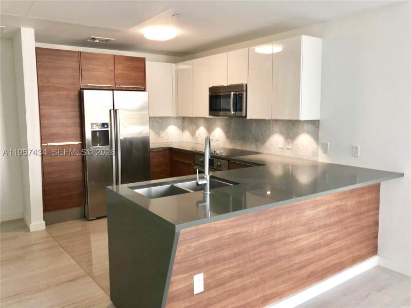 2 bedroom Condominium at 601 NE 27th St 801, The Crimson Condominium, Miami — photo 3