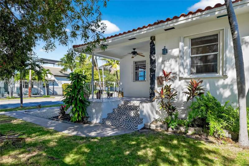 5 bedroom SingleFamilyResidence at 2399 SW 26th Ln, Silver Bluff Est Sec C, Miami — photo 3