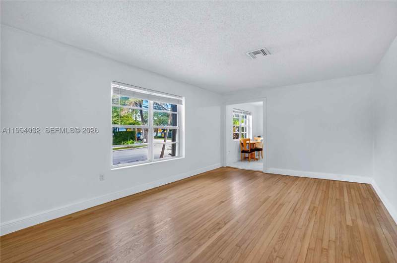 5 bedroom SingleFamilyResidence at 2399 SW 26th Ln, Silver Bluff Est Sec C, Miami — photo 5