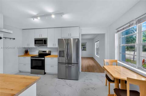 2399 SW 26th Ln, Miami FL - photo 6 of 43