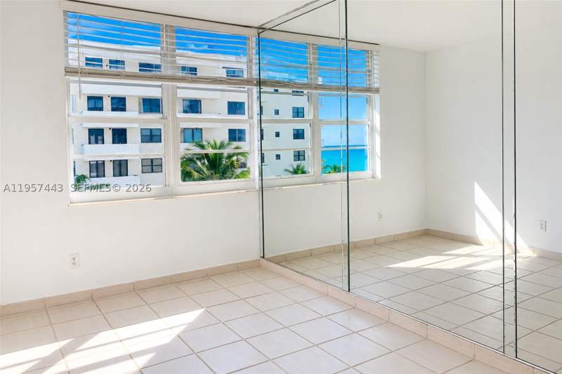 1 bedroom Condominium at 100 Lincoln Rd 732, The Decoplage Condo, Miami Beach — photo 2