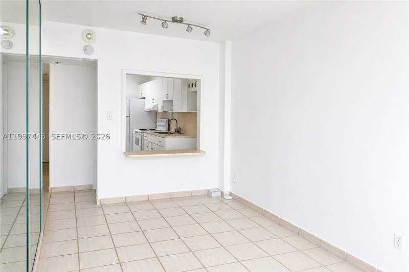 1 bedroom Condominium at 100 Lincoln Rd 732, The Decoplage Condo, Miami Beach — photo 3