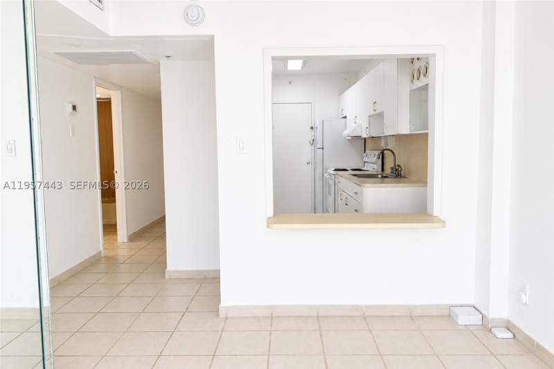 1 bedroom Condominium at 100 Lincoln Rd 732, The Decoplage Condo, Miami Beach — photo 4