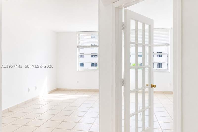 1 bedroom Condominium at 100 Lincoln Rd 732, The Decoplage Condo, Miami Beach — photo 5