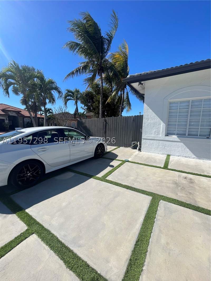 4 bedroom SingleFamilyResidence at 14200 SW 160th Ct, Fantasy Reef, Miami — photo 5