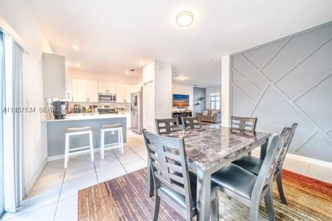 492 NW 203rd Ter, Miami Gardens FL - photo 8 of 27