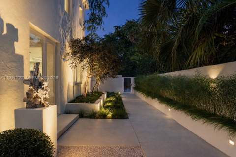 3325 Pine Tree Dr, Miami Beach FL - photo 14 of 23