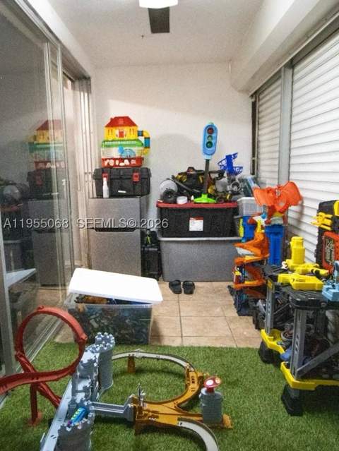 20490 NW 7th Ave 15, Miami Gardens FL - photo 11 of 25
