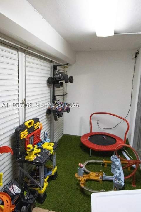 20490 NW 7th Ave 15, Miami Gardens FL - photo 12 of 25