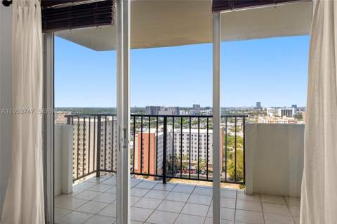 2780 NE 183rd St 1911, Aventura FL - photo 24 of 30