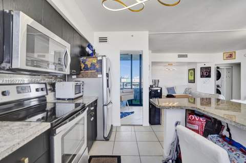 1330 West Ave 1811, Miami Beach FL - photo 24 of 65