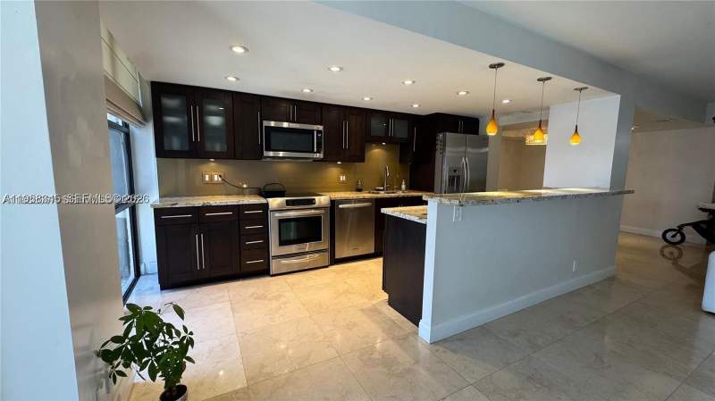 3 bedroom Condominium at 18181 NE 31st Ct 1009, Tower At Biscayne Cove Co, Aventura — photo 3