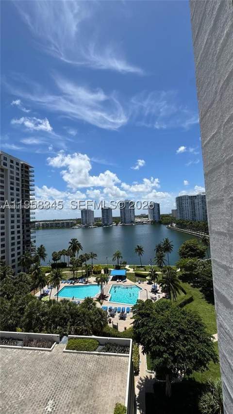18181 NE 31st Ct 1009, Aventura FL - photo 6 of 11