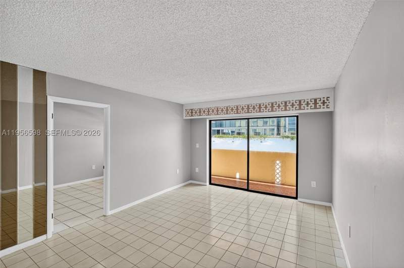 2 bedroom Condominium at 2924 Collins Avenue 501, Ocean View Plaza, Miami Beach — photo 4