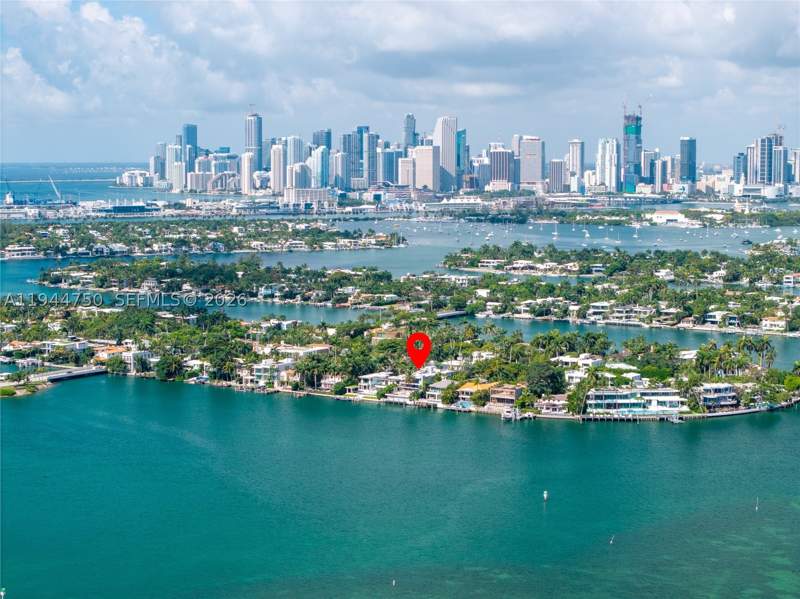 5 bedroom SingleFamilyResidence at 333 E Rivo Alto Dr, Rivo Alto Amd, Miami Beach — photo 2