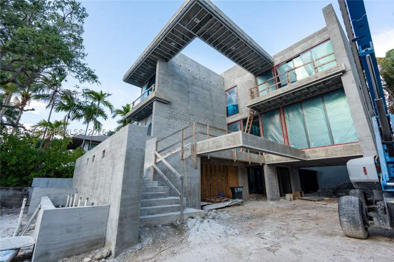 5 bedroom SingleFamilyResidence at 333 E Rivo Alto Dr, Rivo Alto Amd, Miami Beach — photo 5