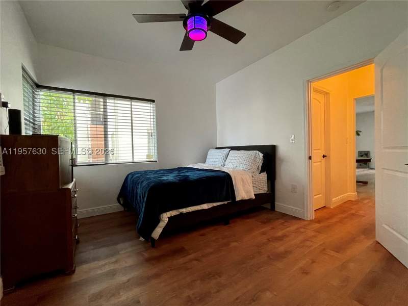 1 bedroom Condominium at 2463 Pine Tree Dr 4, The Pines And The Palms C, Miami Beach — photo 2