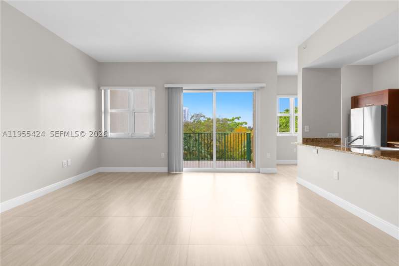 1 bedroom Condominium at 20000 E Country Club Dr 402, Turnberry Vlg No Tower Co, Aventura — photo 3
