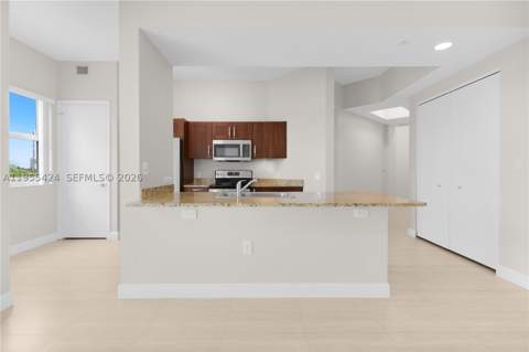 20000 E Country Club Dr 402, Aventura FL - photo 8 of 37