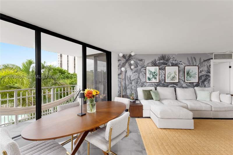 2 bedroom Condominium at 1000 Quayside Ter 506, Towers Of Quayside Condo, Miami — photo 2
