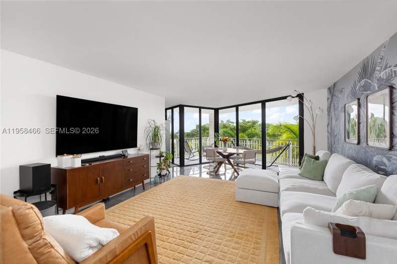 2 bedroom Condominium at 1000 Quayside Ter 506, Towers Of Quayside Condo, Miami — photo 4