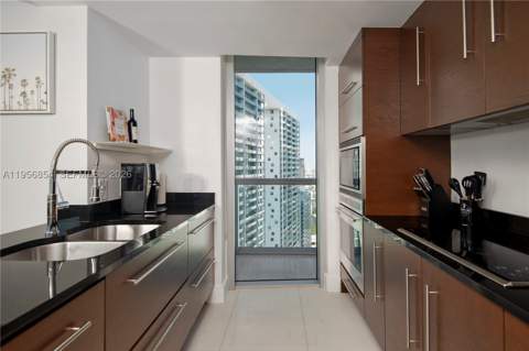 485 Brickell Ave 3208, Miami FL - photo 15 of 29