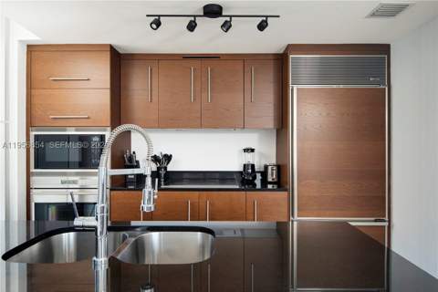 485 Brickell Ave 3208, Miami FL - photo 17 of 29