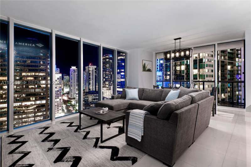 2 bedroom Condominium at 485 Brickell Ave 3208, Icon Brickell Condo No 3, Miami — photo 2