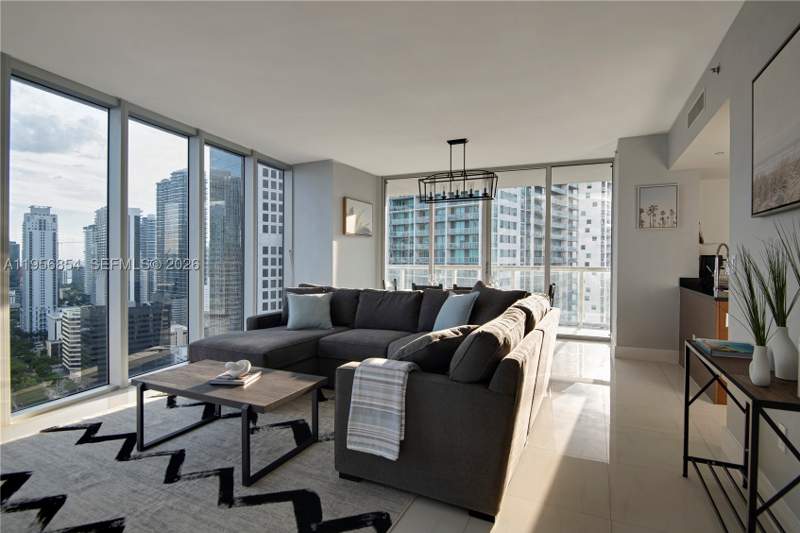 2 bedroom Condominium at 485 Brickell Ave 3208, Icon Brickell Condo No 3, Miami — photo 4