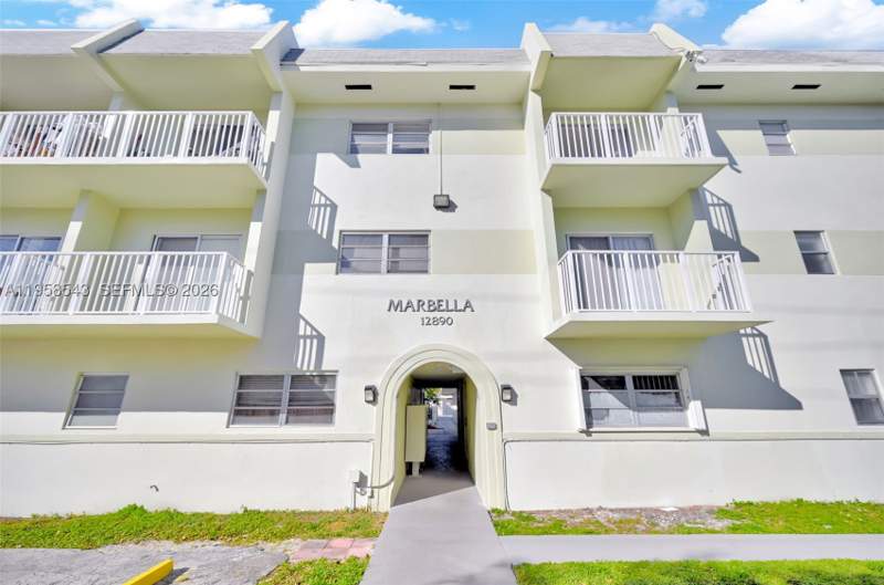 1 bedroom Condominium at 12890 NE 8th Ave 208, Marbella Condo, North Miami — photo 2