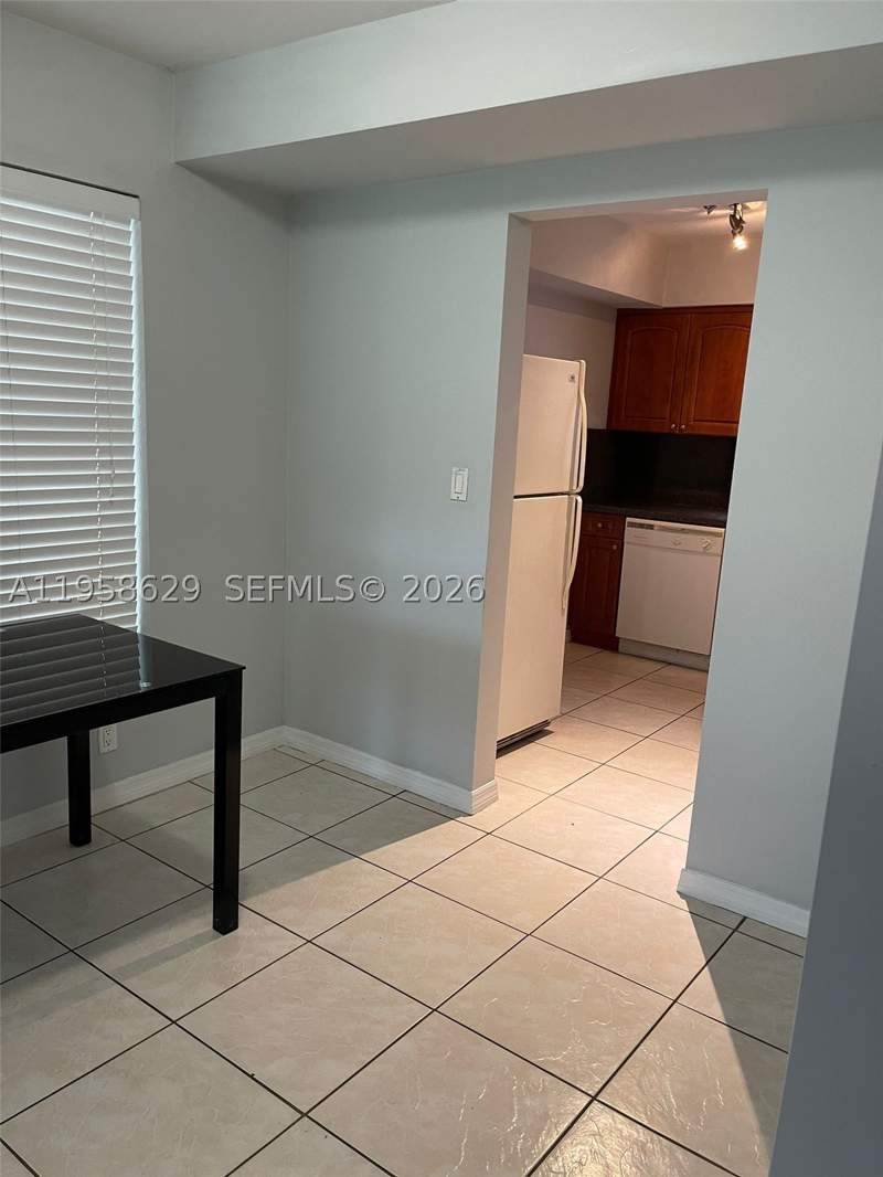 2 bedroom Condominium at 7670 SW 82nd St H113, Village At Dadeland Condo, Miami — photo 2