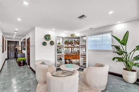 1398 Bay Dr, Miami Beach FL - photo 10 of 37
